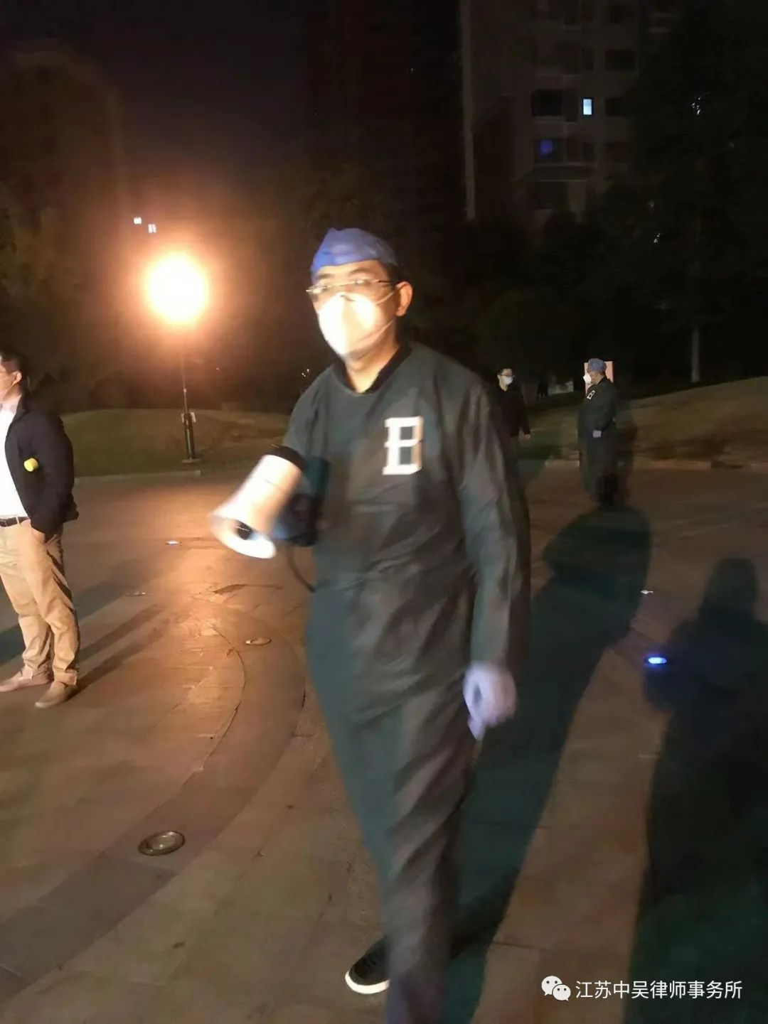 中吴所丁建忠主任参与抗疫志愿服务，支援一线防疫